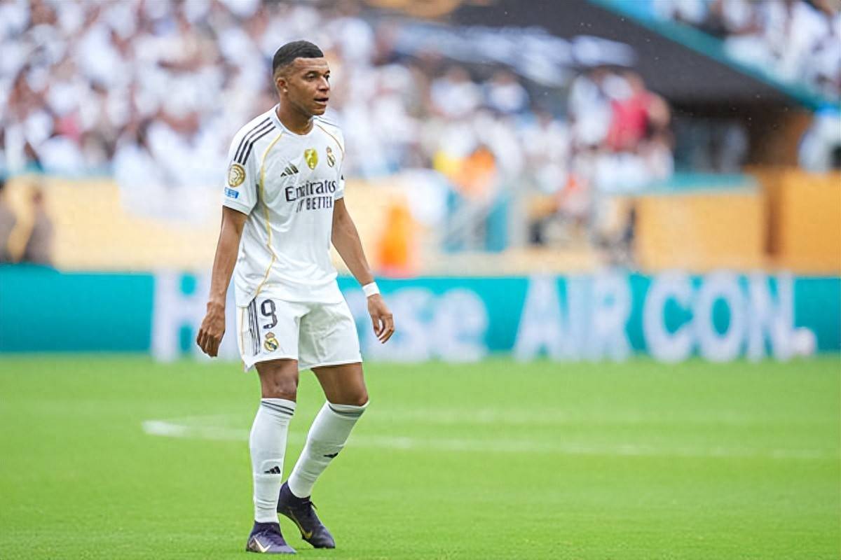 J9-包含姆巴佩重返赛场，险胜首场状态出色，勇士观众沸腾！的词条