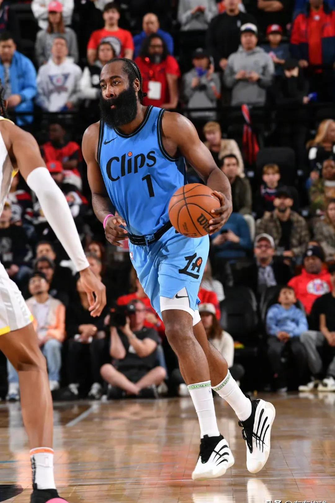 九游会- 尤文图斯教练压力巨大！，哈登遭遇十二持续失利全场沸腾不已