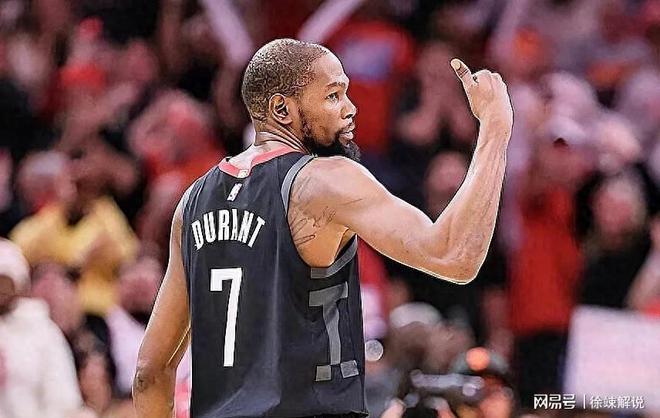 九游会-杜兰特回归赛场，挺进下一轮首场状态亮眼，加拿大队观众沸腾！的简单介绍