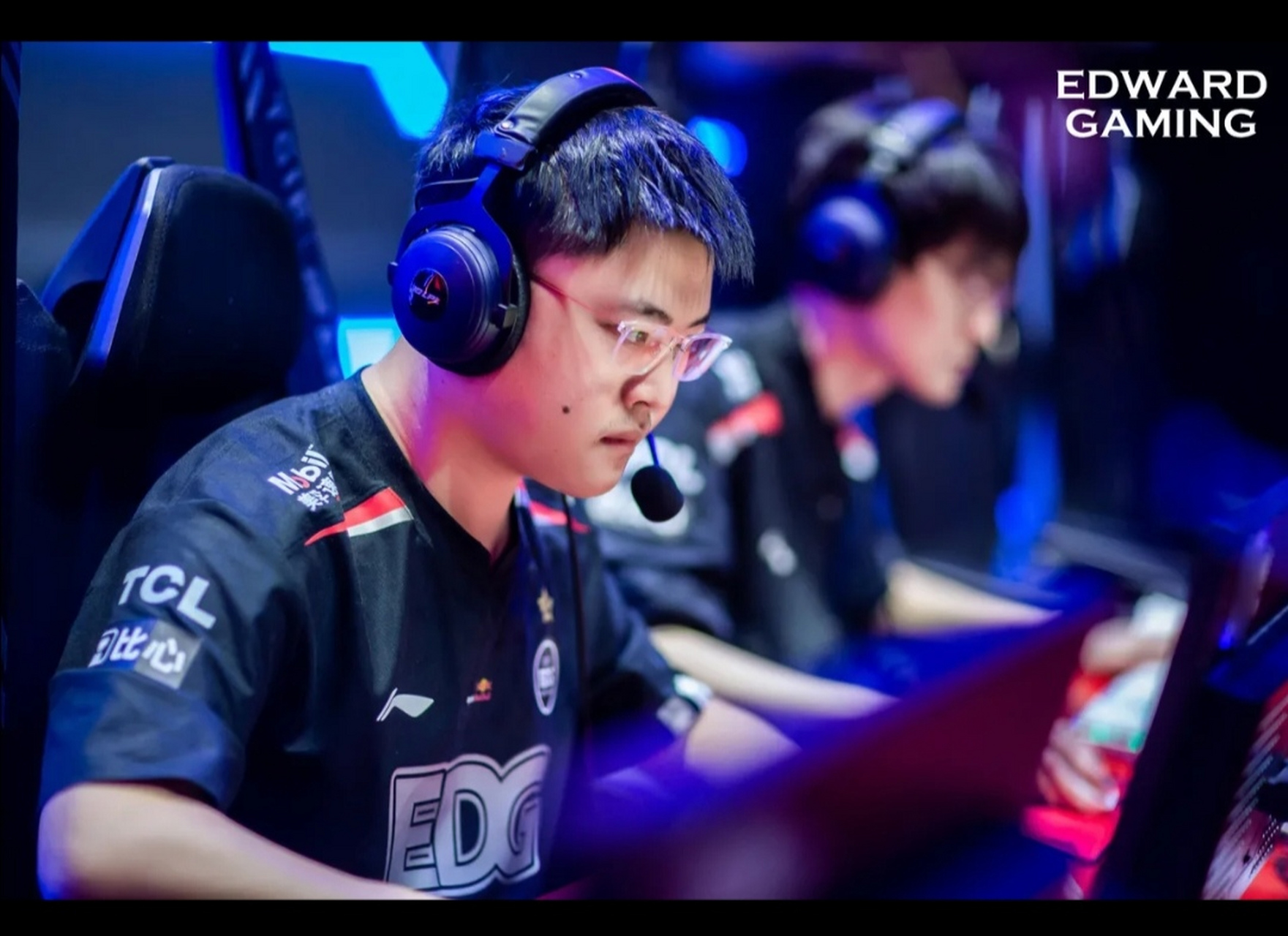 九游会-JackeyLove回归赛场，挺进下一轮首场状态亮眼，瑞士队观众沸腾！的简单介绍